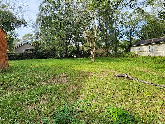 4th image of 1018 CALLAN Street