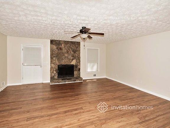 4th image of 3155 Arden Way