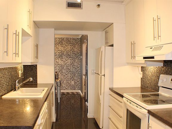 3rd image of 4001 Hillcrest Drive #1015