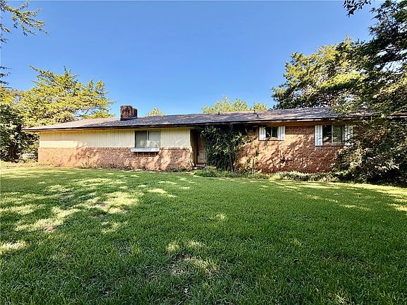 5th image of 110 Scenic Acres Ln W