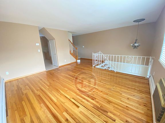 4th image of 1118 Ellsworth Ave #2