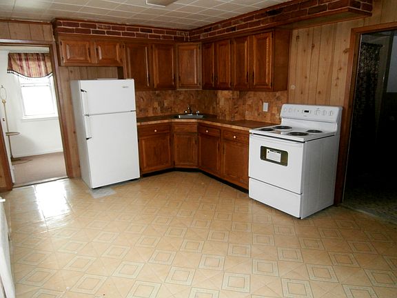 2nd image of 37 Cedar St #3