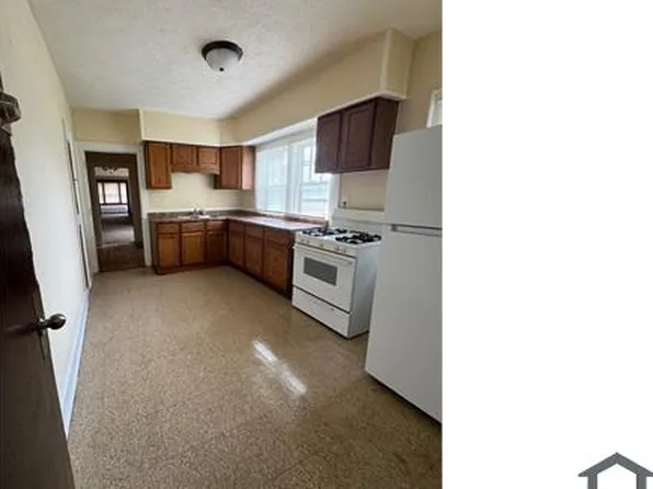 1130 Crosby St #2W, Rockford, IL 61107