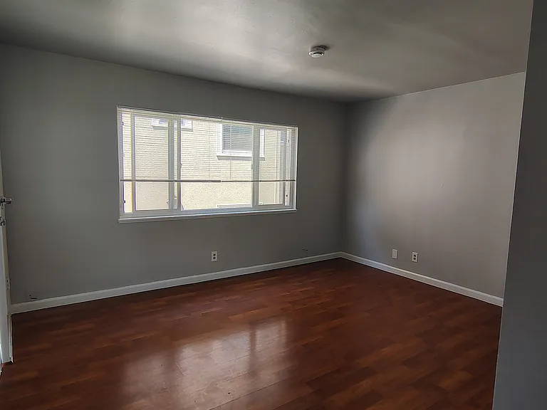 1643 6th Ave #5 — Photo 5
