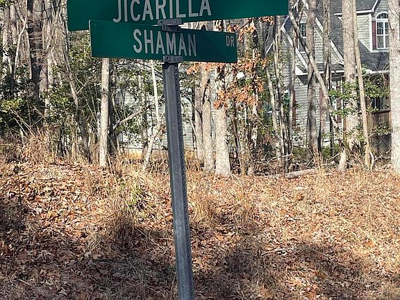 4th image of 109 Jicarilla Ct
