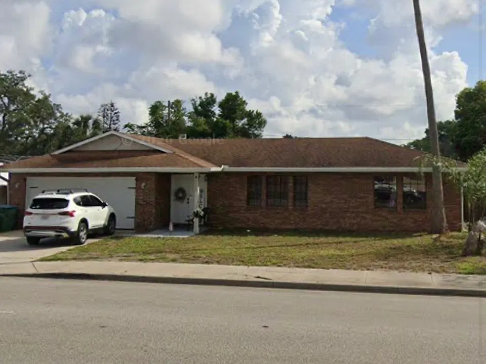 1365 Saxon Blvd