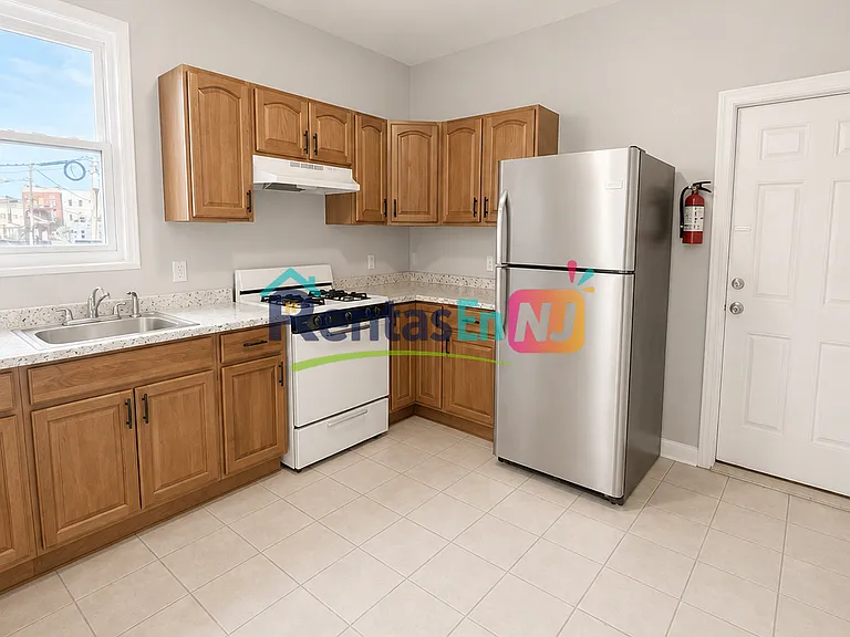 28 Sherman Ave #1A — Photo 5
