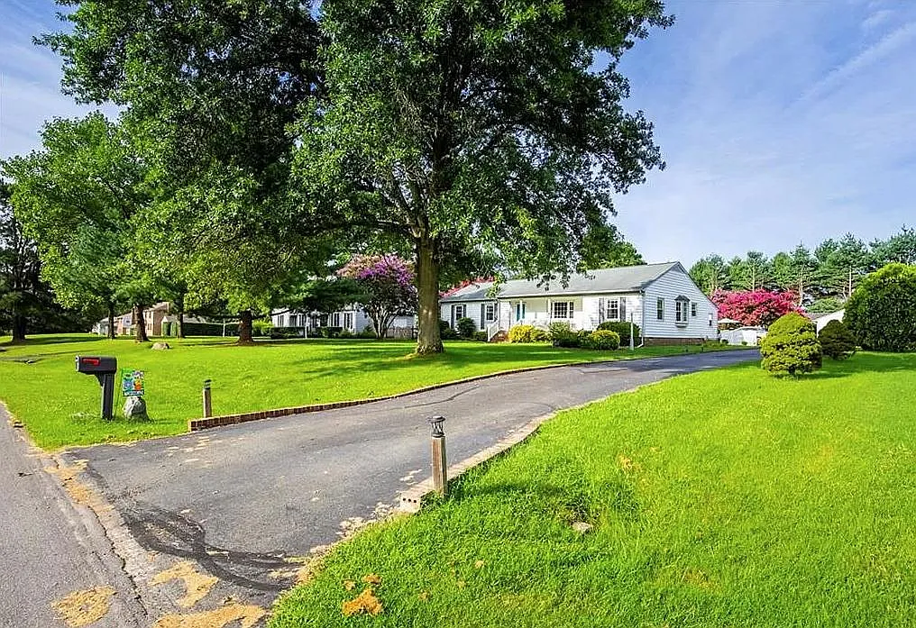 3 bed, 2076 sqft, $2,500 — Photo 3