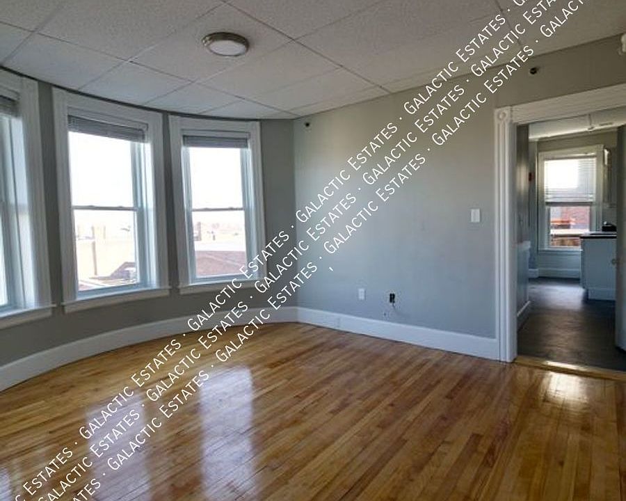 2nd image of 4 N State St #202/2D