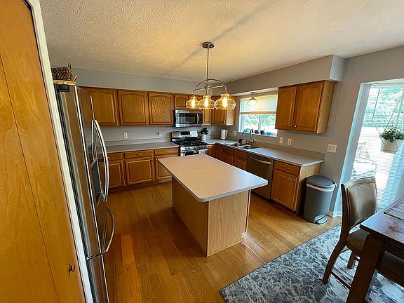 5th image of 13049 Keweenaw Ct