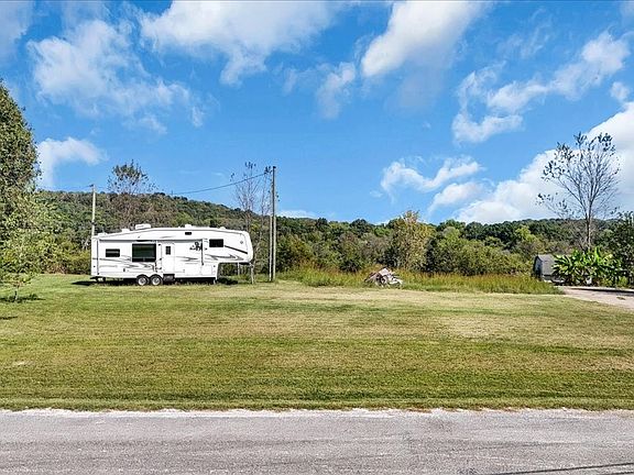 3rd image of 22 McGinnis Ln