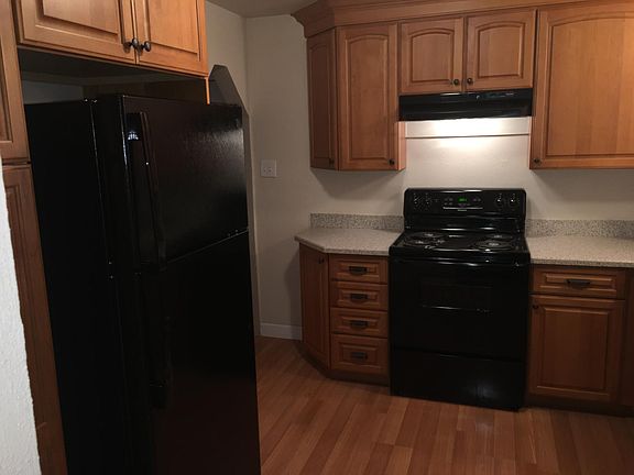3rd image of 579 Judy Ln