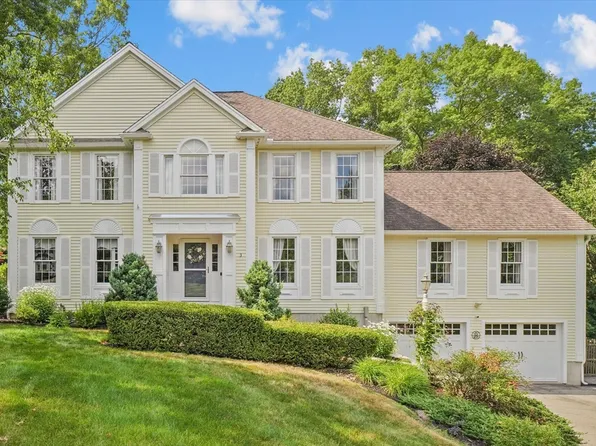 3 Abbey Rd, Georgetown, MA 01833