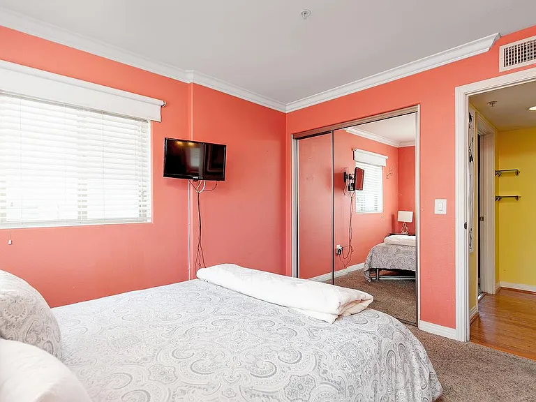 801 W Hawthorn St #403 — Photo 15