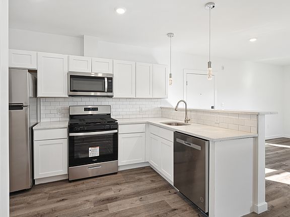 5th image of 240 E Girard Ave #5