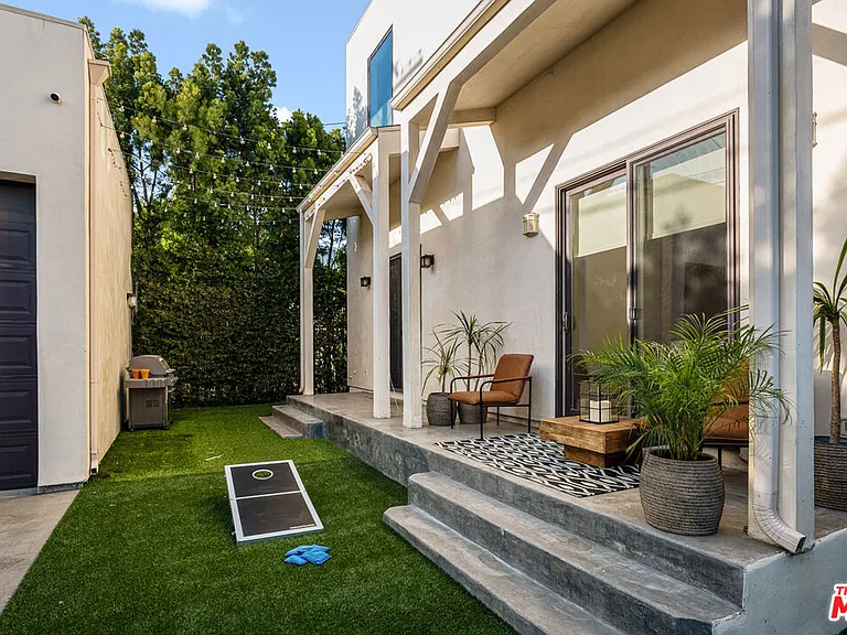 715 N Kilkea Dr #1/2 — Photo 28