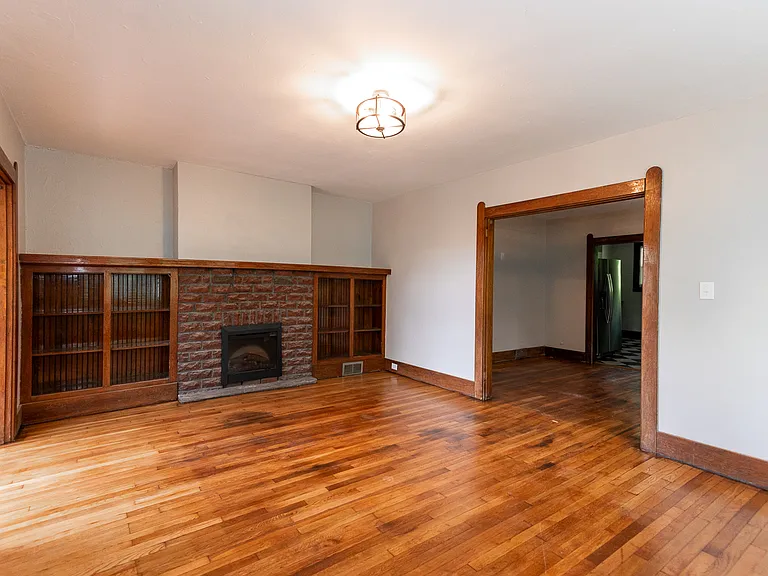 2340 Vodeli St — Photo 3