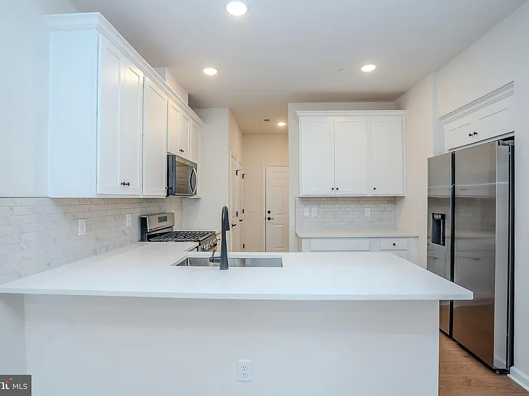 507 Reading Ct — Photo 10