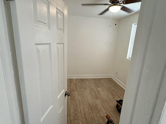 3rd image of 1232 W Harold St