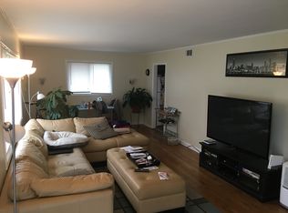 12 Johnathan Rd, Lake Zurich, IL 60047