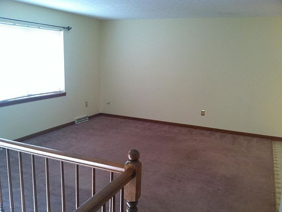 4th image of 105 Candy Ct