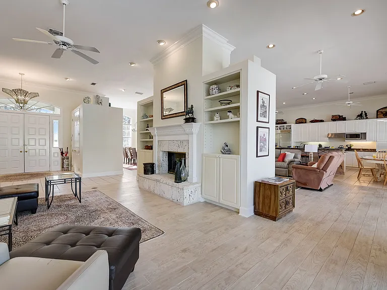4653 Hadfield Dr — Photo 5
