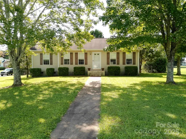 702 Highland Ridge Dr, China Grove, NC 28023