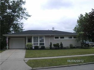 31 Greentree Rd, Tonawanda, NY 14150