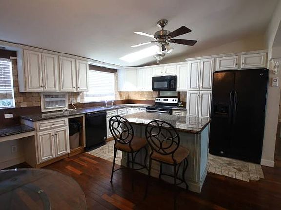 3rd image of 1607 NW 24th St #696