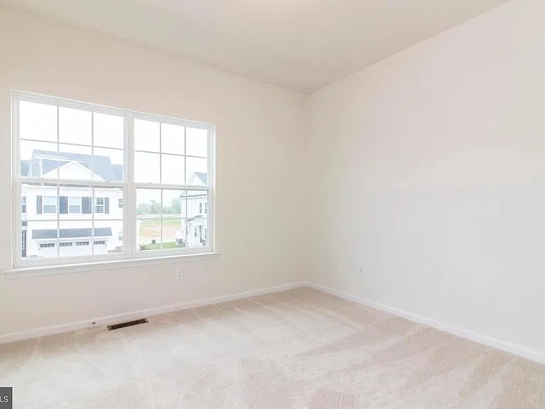 128 Golden Vale Dr — Photo 7