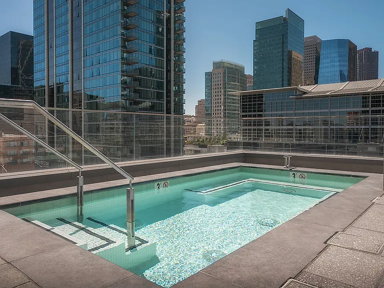 500 Folsom — Photo 18