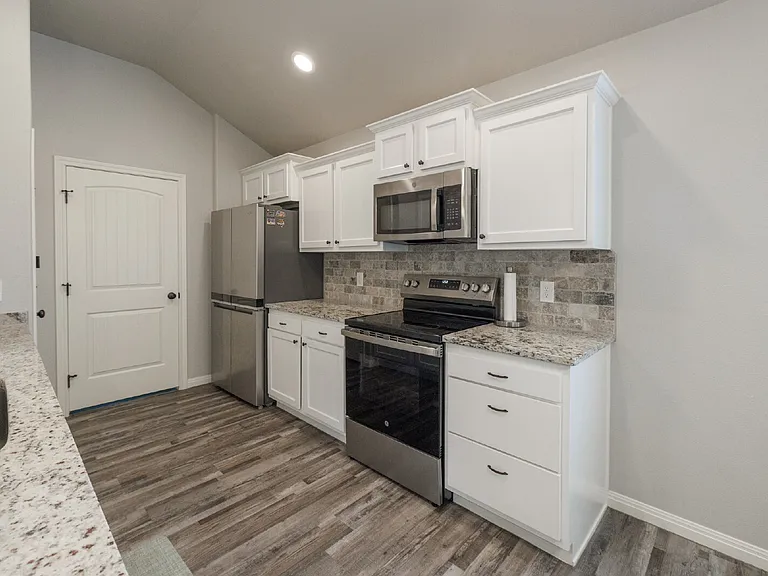 1839 Sweetwater Ln — Photo 8