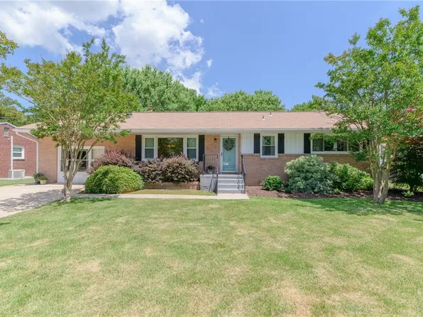 110 Pine St, Yorktown, VA 23693