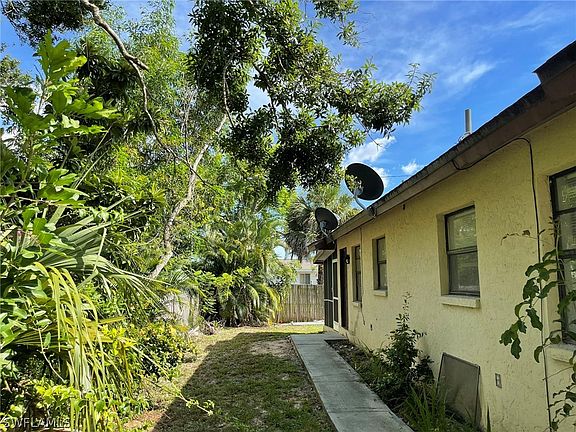 3rd image of 304/306 Hubbard Ave