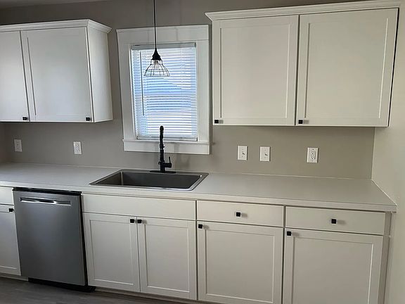 3rd image of 160 Scottsville Rd