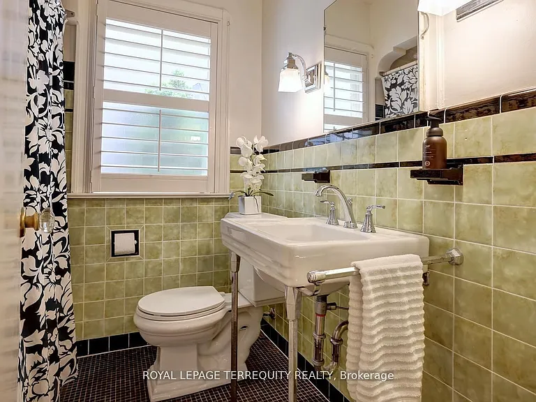 20 Elderidge Ave — Photo 27