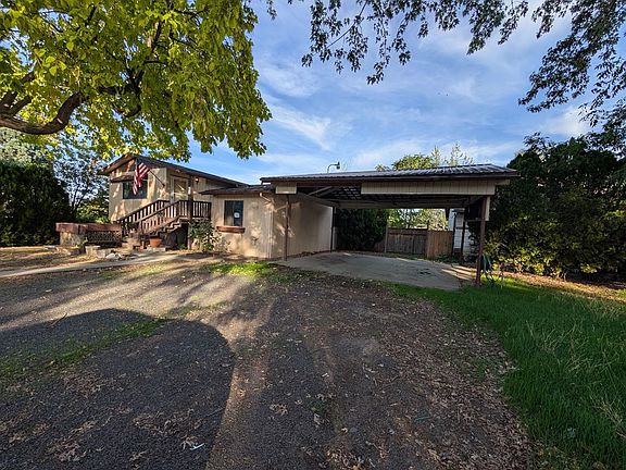 2nd image of 131 N Garden Ct