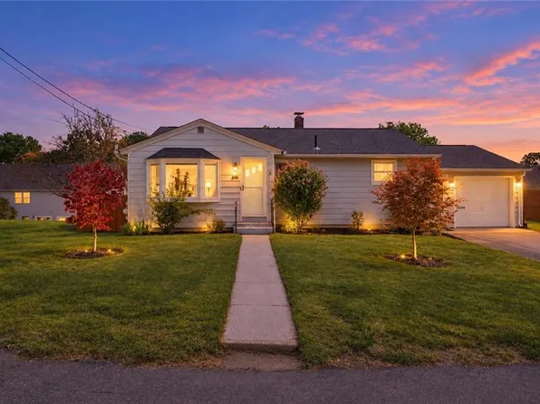 156 Pawtuxet Ter, West Warwick, RI 02893