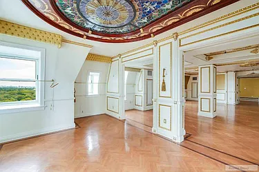 Rented by Bouklis Group