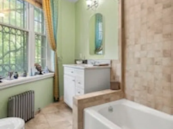 863 Riverside Drive image 9 of 21