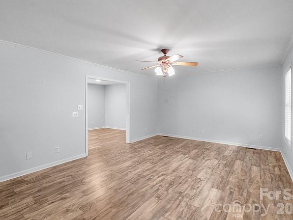 5th image of 305 Imperial Way