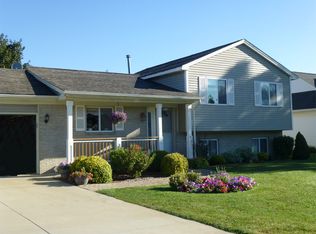 3290 Stacey Cir, Oxford, MI 48371