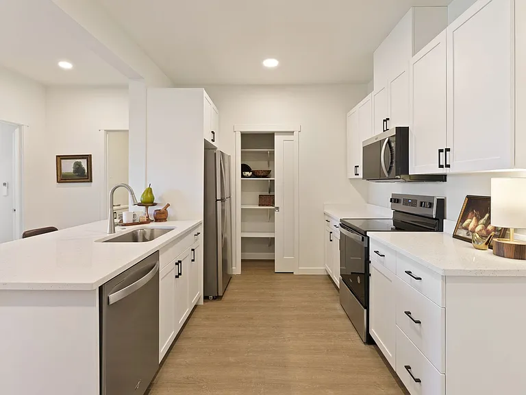Bridgewater Apartments — Photo 7