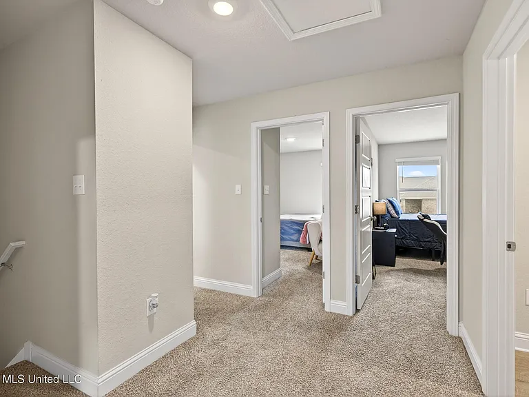 5438 Leeds Ln — Photo 30