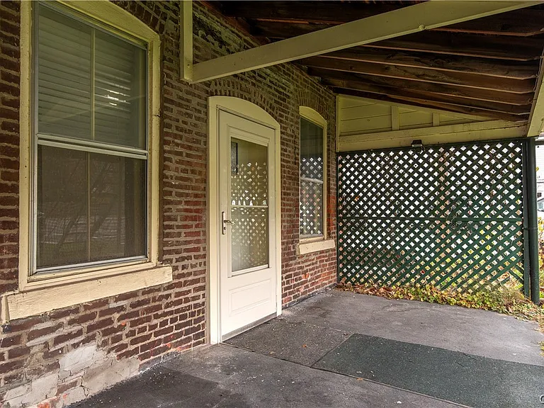 25 College St — Photo 27