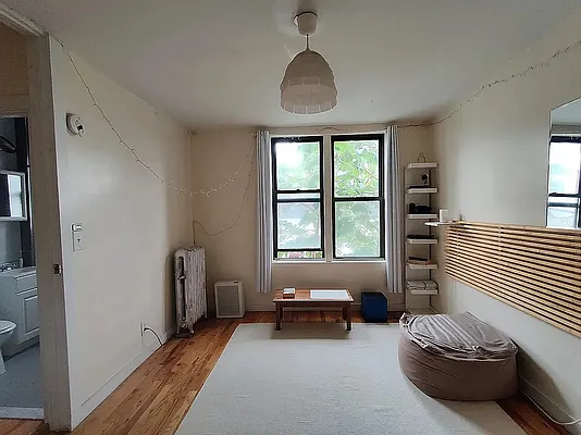 Rented by Signature Property Realty | media 16