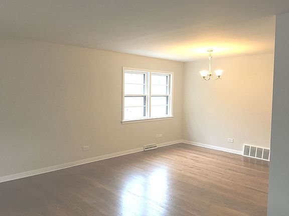 4th image of 5420 Oak Center Dr