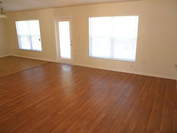 4th image of 3607 E 10th St