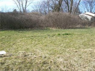 4858 Middleton Dr, Lockport, NY 14094