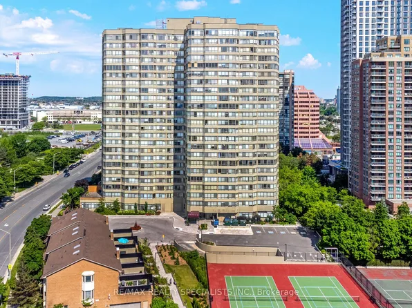 3605 Kariya Dr #304A, Mississauga, ON L5B 3J4